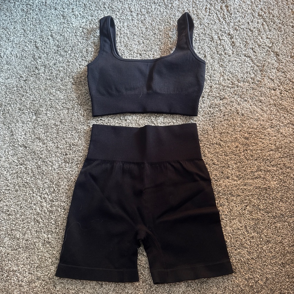 Black Ribbed Women's Workout Set